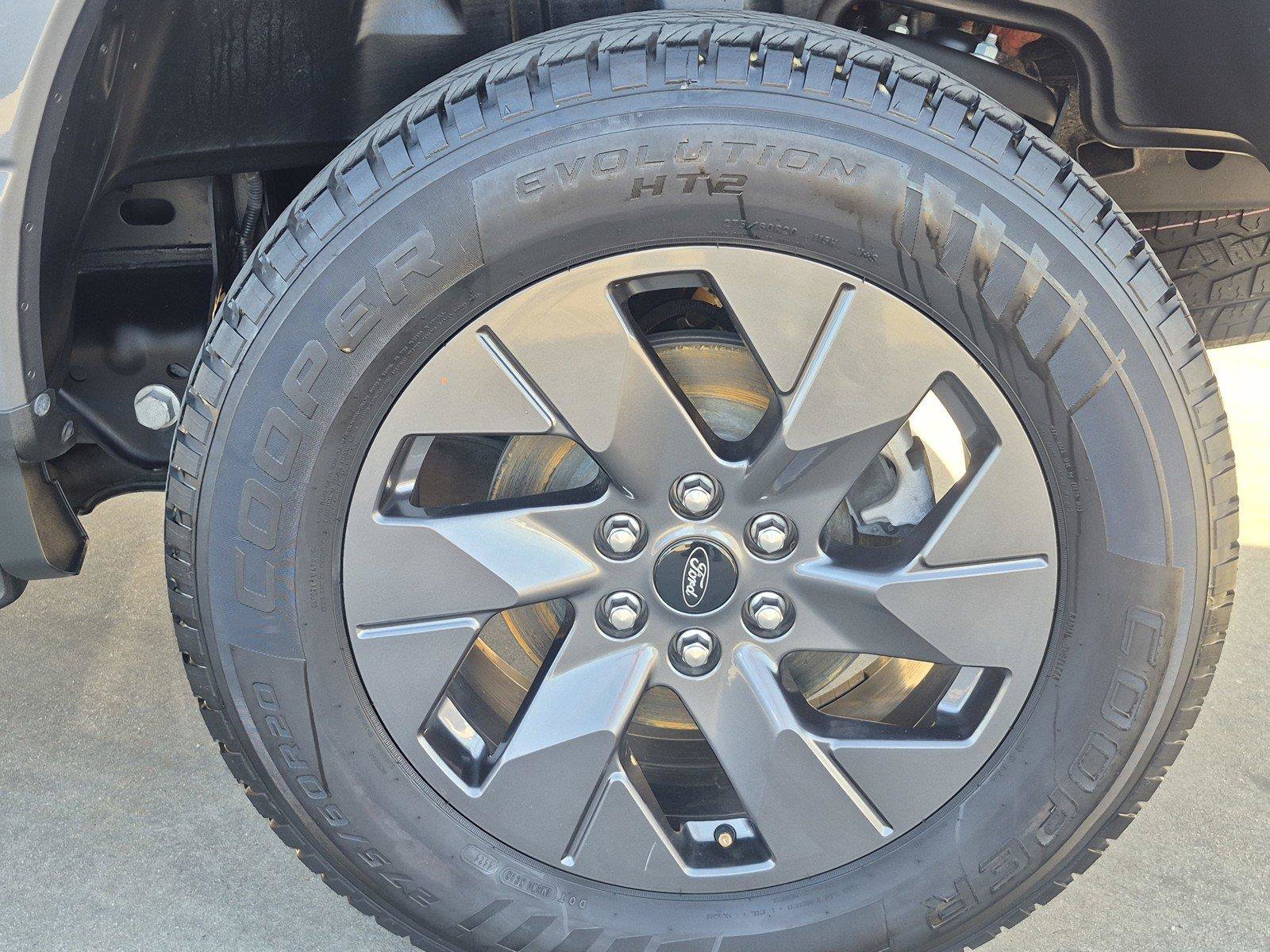 Used 2022 Ford F150 Lightning Lariat AWD/4WD image 14