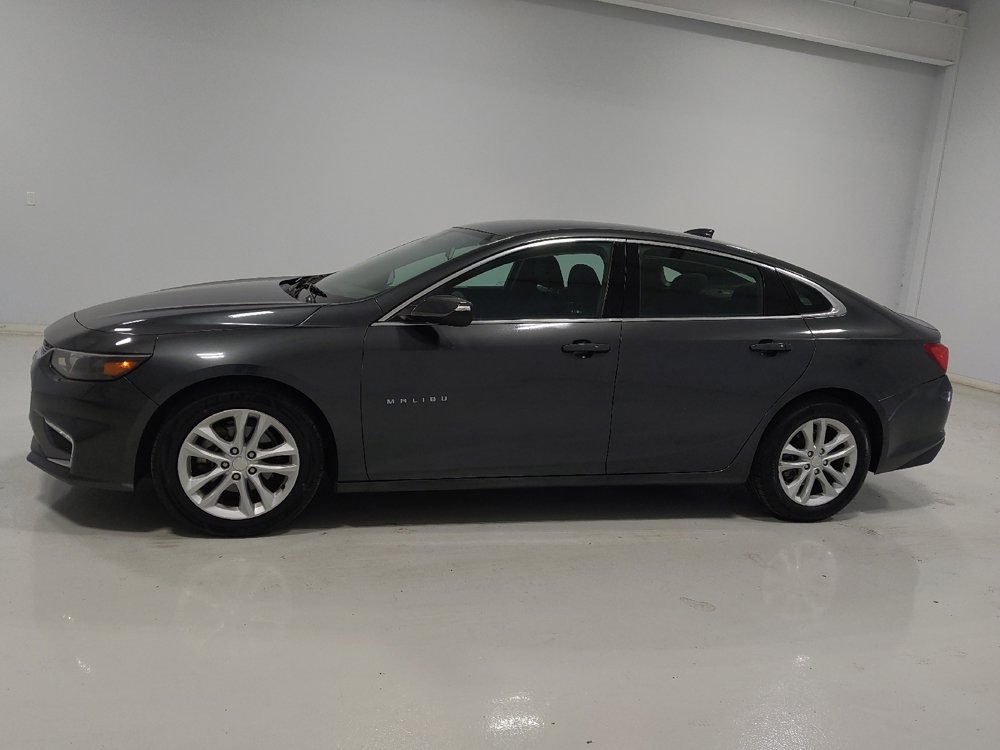 Used 2018 Chevrolet Malibu LT FWD image 2