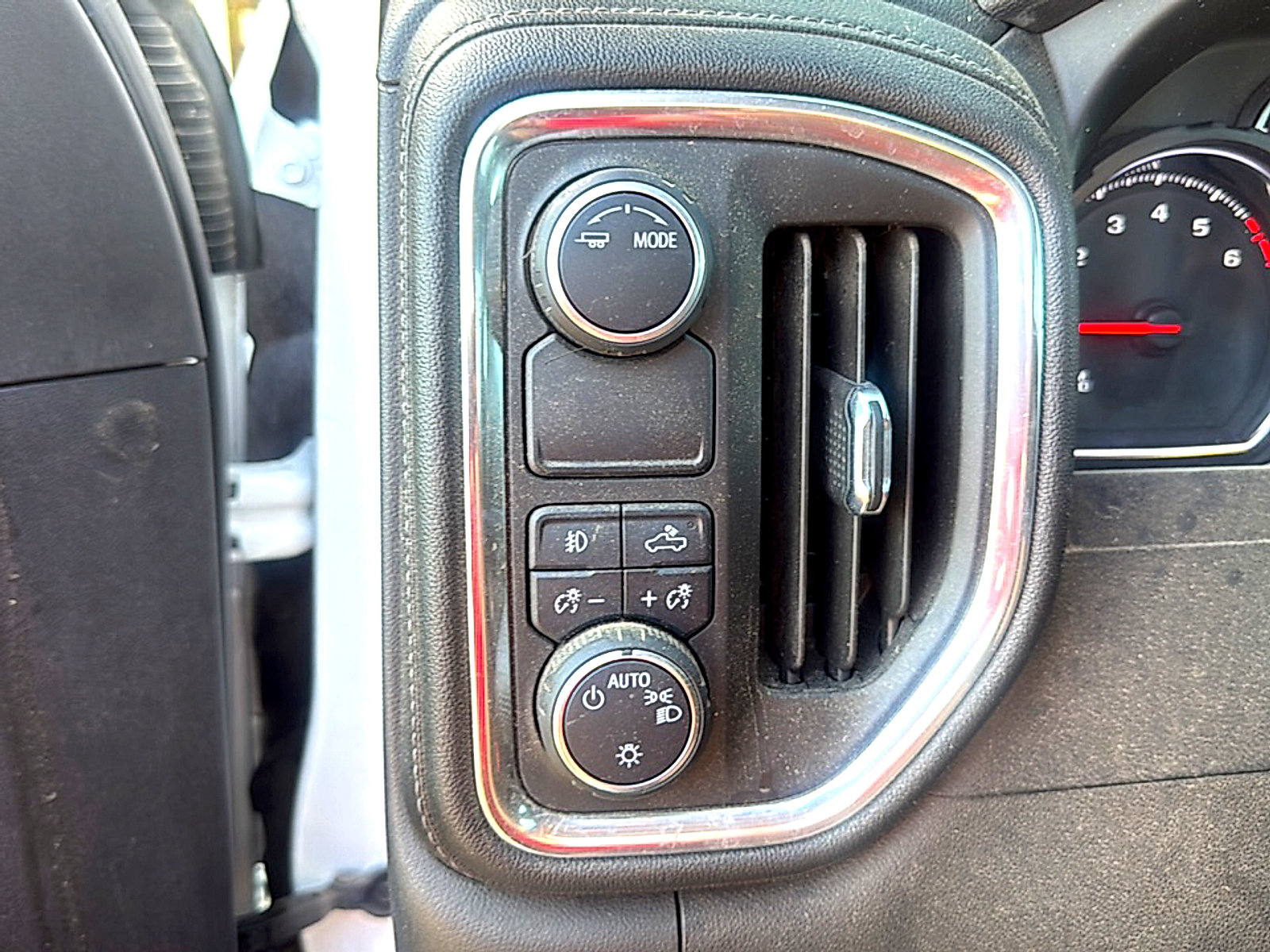 Used 2022 Chevrolet Silverado 2500 LT w/ Convenience Package RWD image 8
