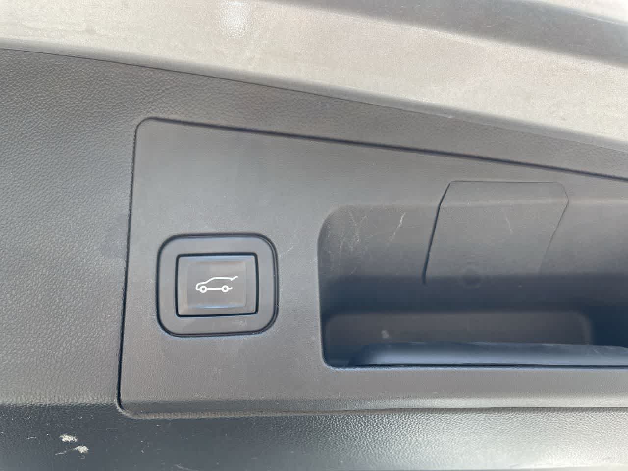 Certified 2024 Cadillac XT5 Premium Luxury FWD image 18