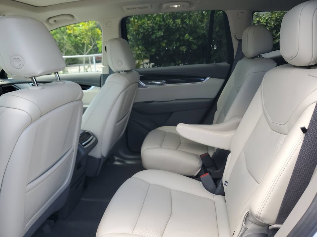 Certified 2024 Cadillac XT6 Premium Luxury w/ Technology Package FWD image 12