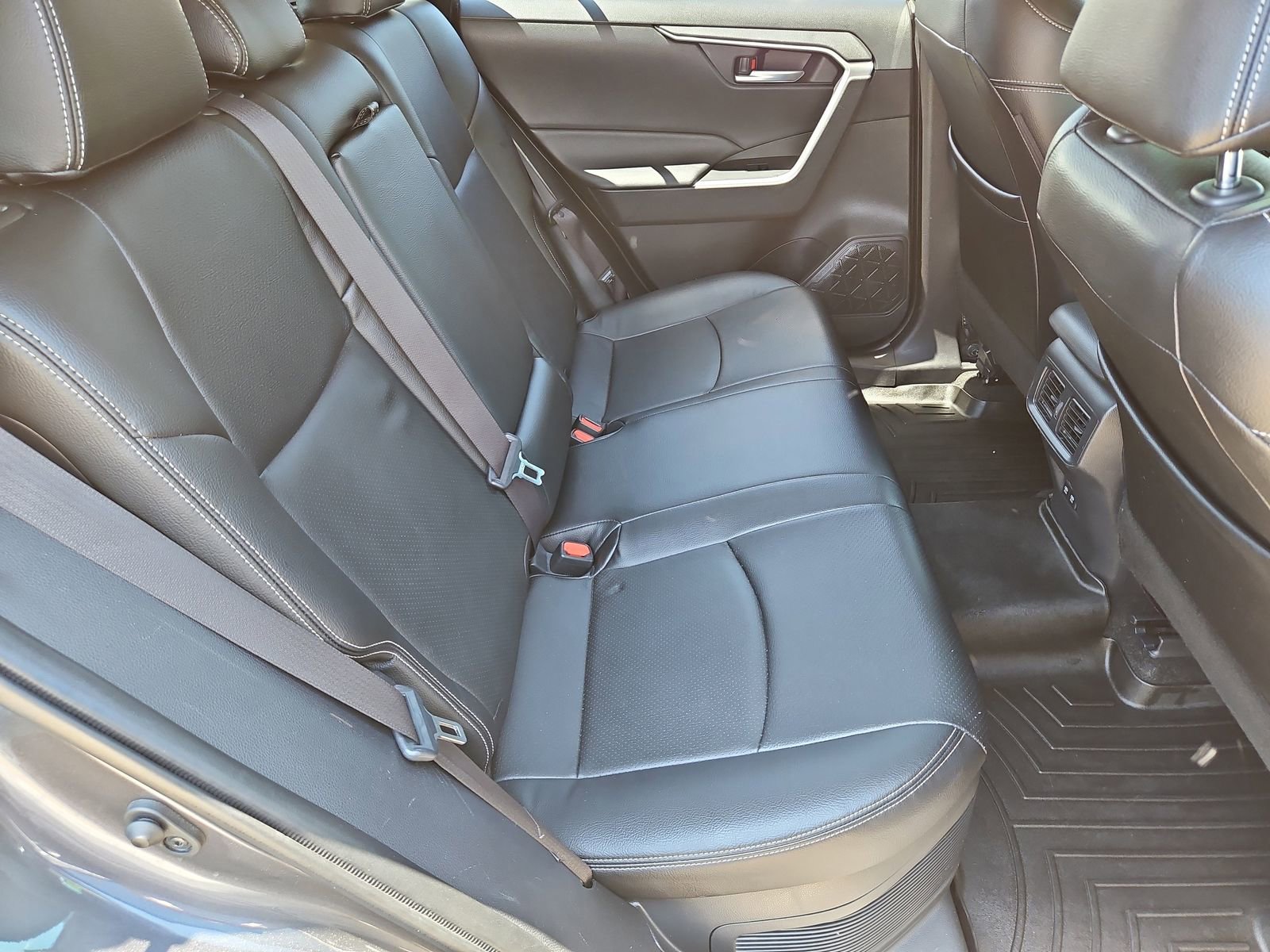 Used 2020 Toyota RAV4 XLE w/ Convenience Package AWD/4WD image 20