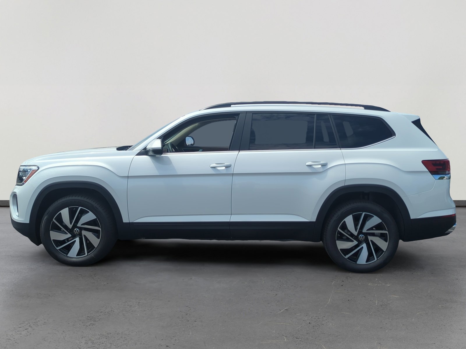 New 2026 Volkswagen Atlas SE FWD image 2