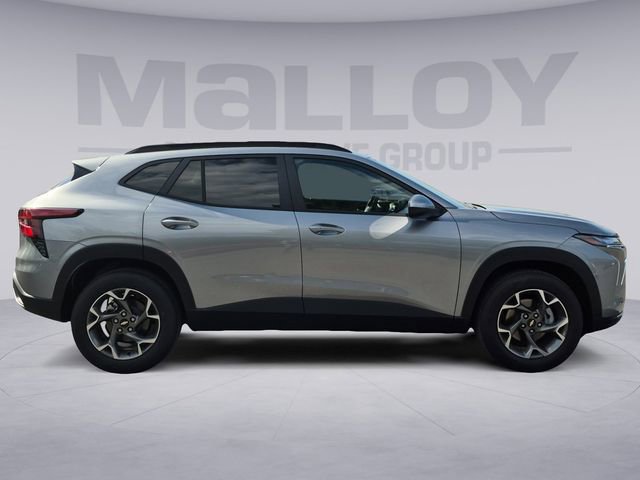 Used 2026 Chevrolet Trax LT w/ Sunroof Package FWD image 6