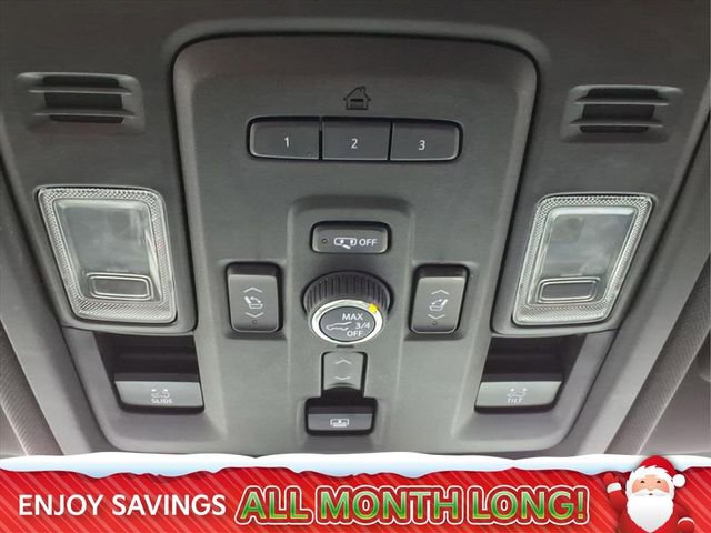 Used 2023 Chevrolet Suburban Premier image 24