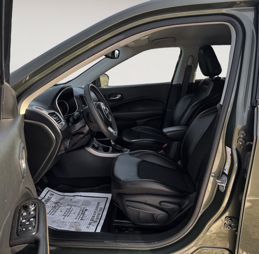 Used 2021 Jeep Compass Latitude image 12