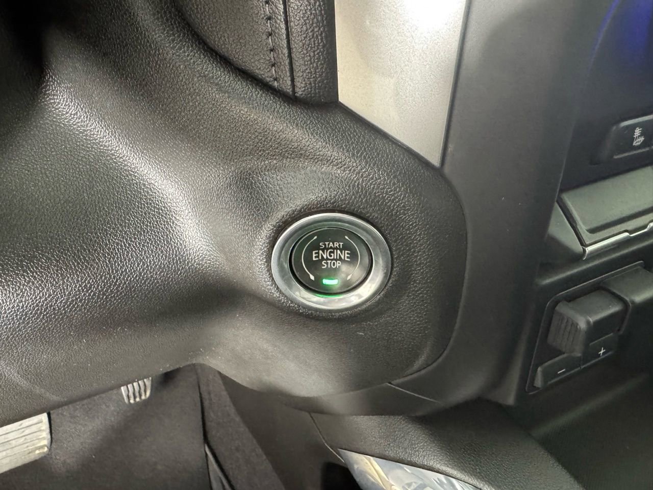 Used 2020 Chevrolet Silverado 2500 LTZ w/ LTZ Convenience Package image 22