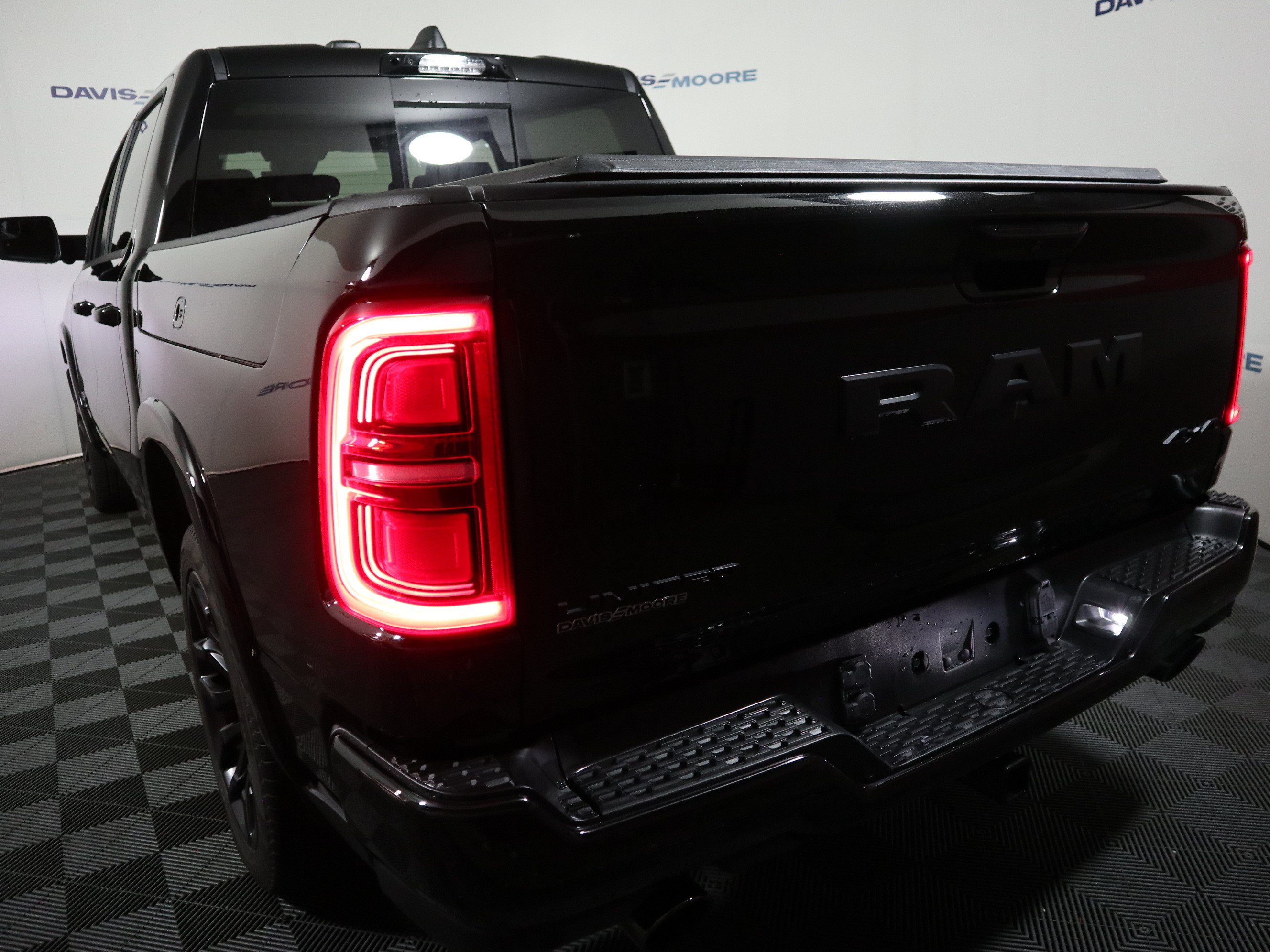 Used 2026 RAM 1500 Limited AWD/4WD image 9
