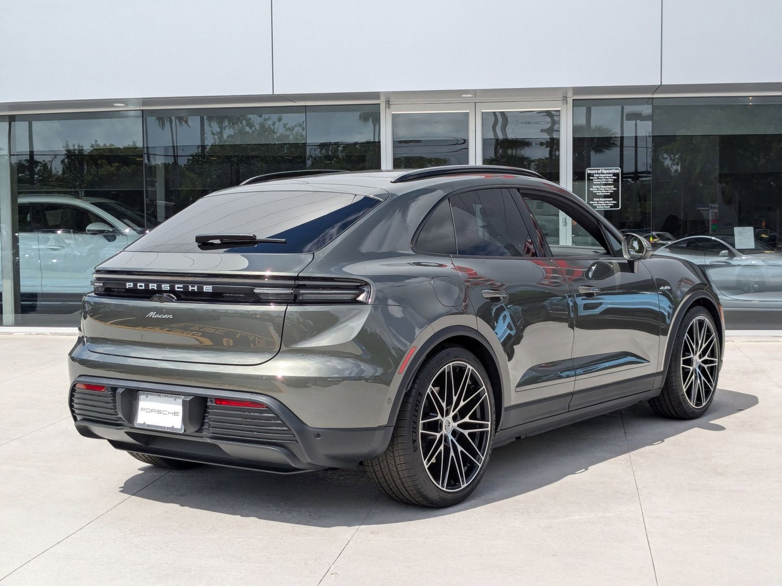 New 2025 Porsche Macan Electric image 9