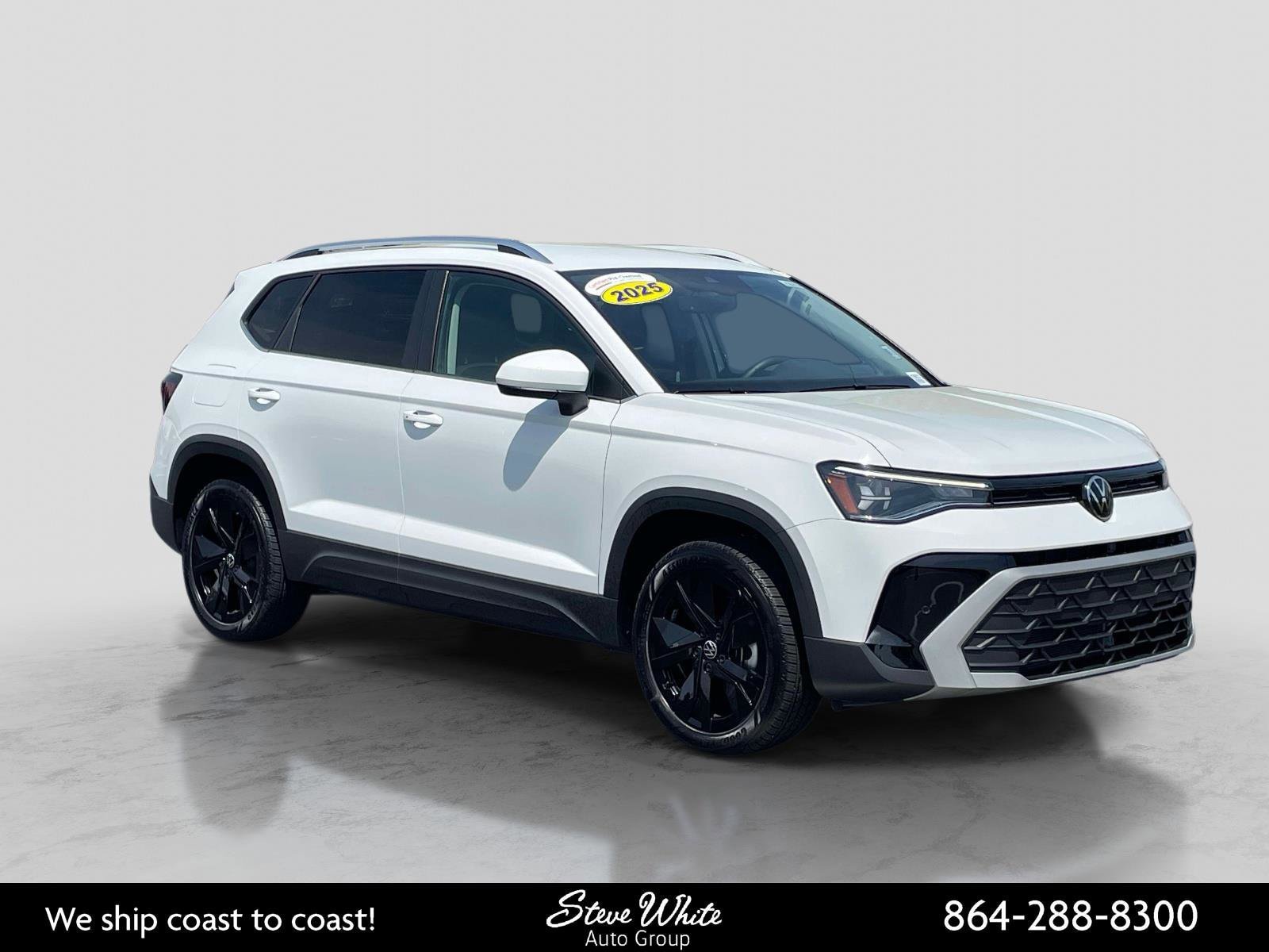 Used 2025 Volkswagen Taos SE w/ Black Wheel Package FWD image 1