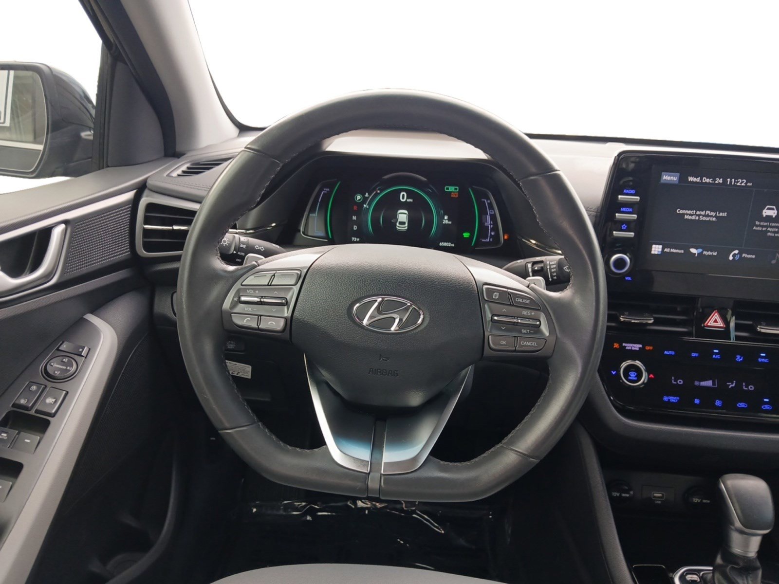 Used 2022 Hyundai Ioniq SE image 12