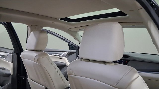 Used 2021 Cadillac XT5 Premium Luxury image 16