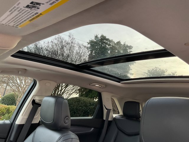 Used 2017 Cadillac XT5 Luxury w/ Driver Awareness Package image 9