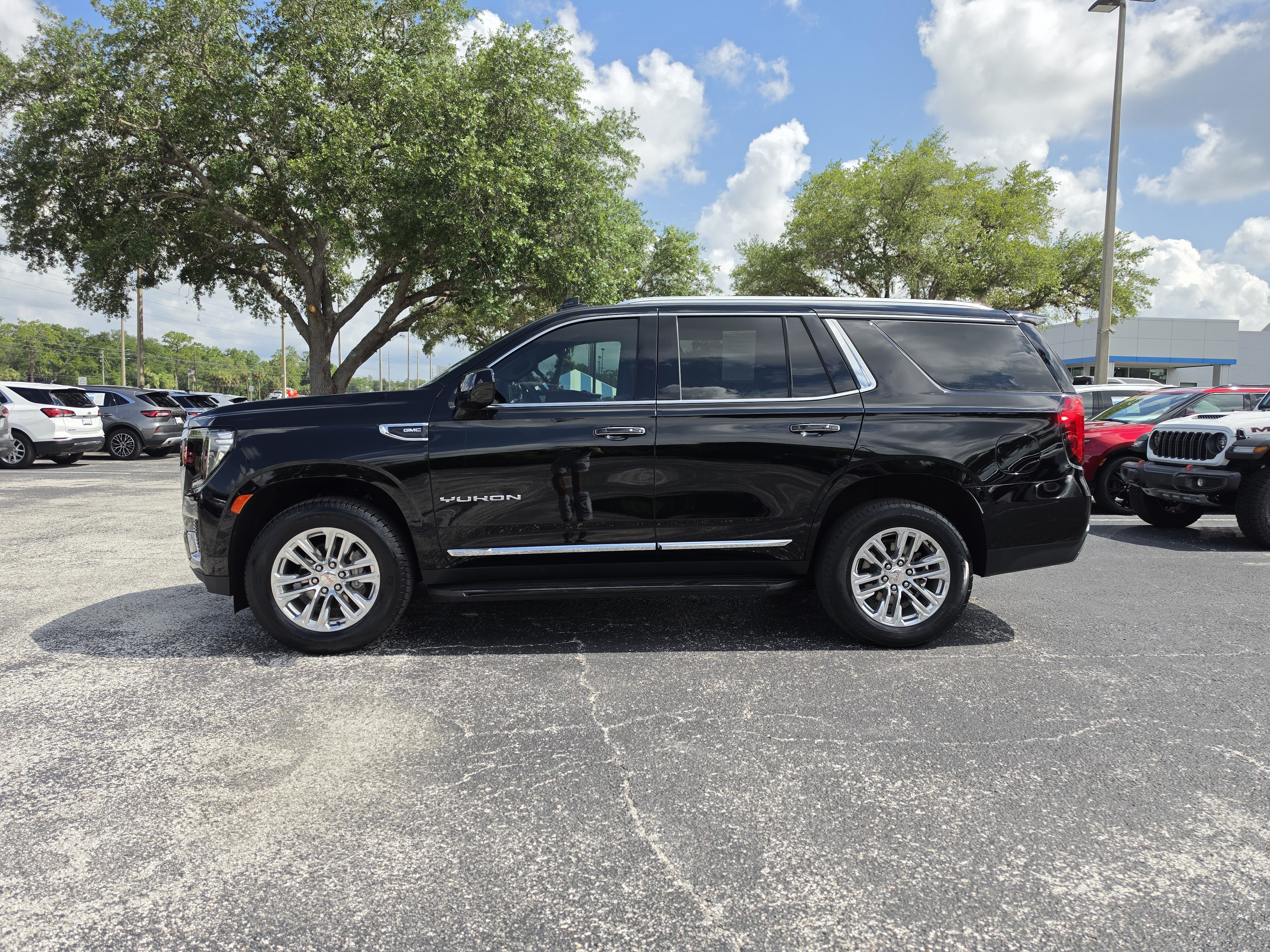 Certified 2023 GMC Yukon SLT RWD image 9