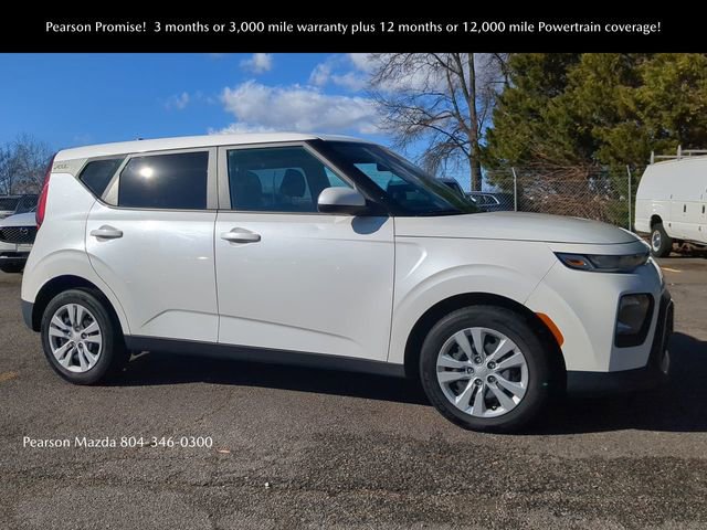 Used 2022 Kia Soul LX image 2
