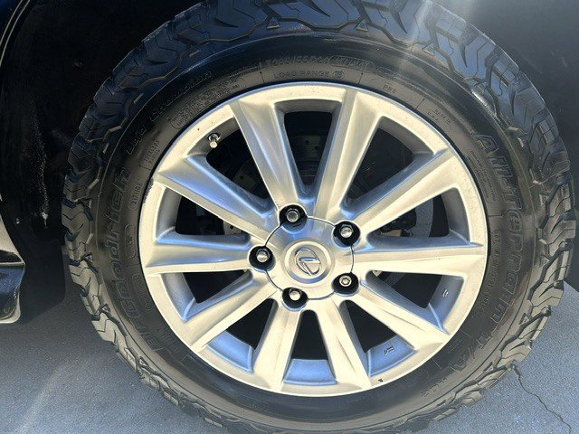 Used 2009 Lexus LX 570 4WD image 39