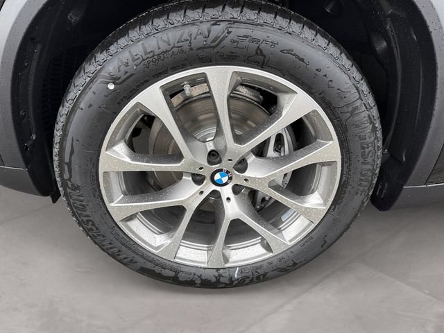 New 2026 BMW X5 xDrive40i w/ Climate Comfort Package AWD/4WD image 14