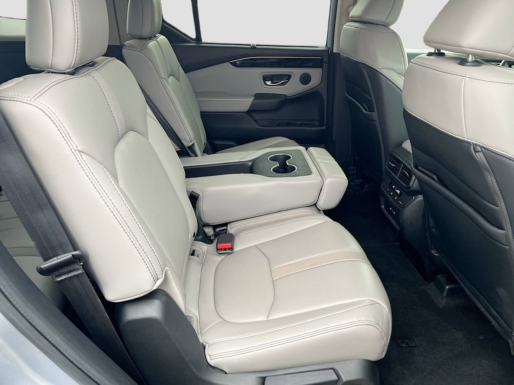 Used 2024 Honda Pilot Touring image 28