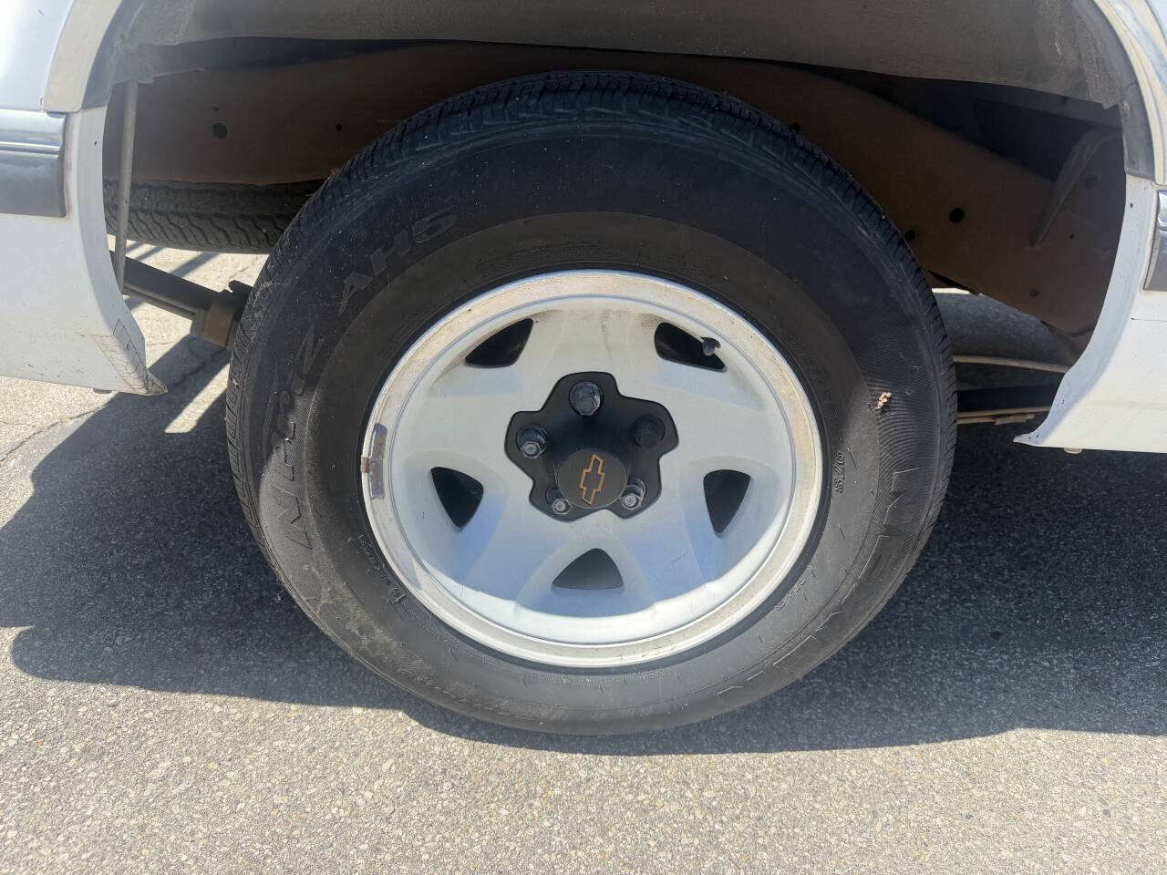 Used 1994 Chevrolet S10 Pickup LS RWD image 13