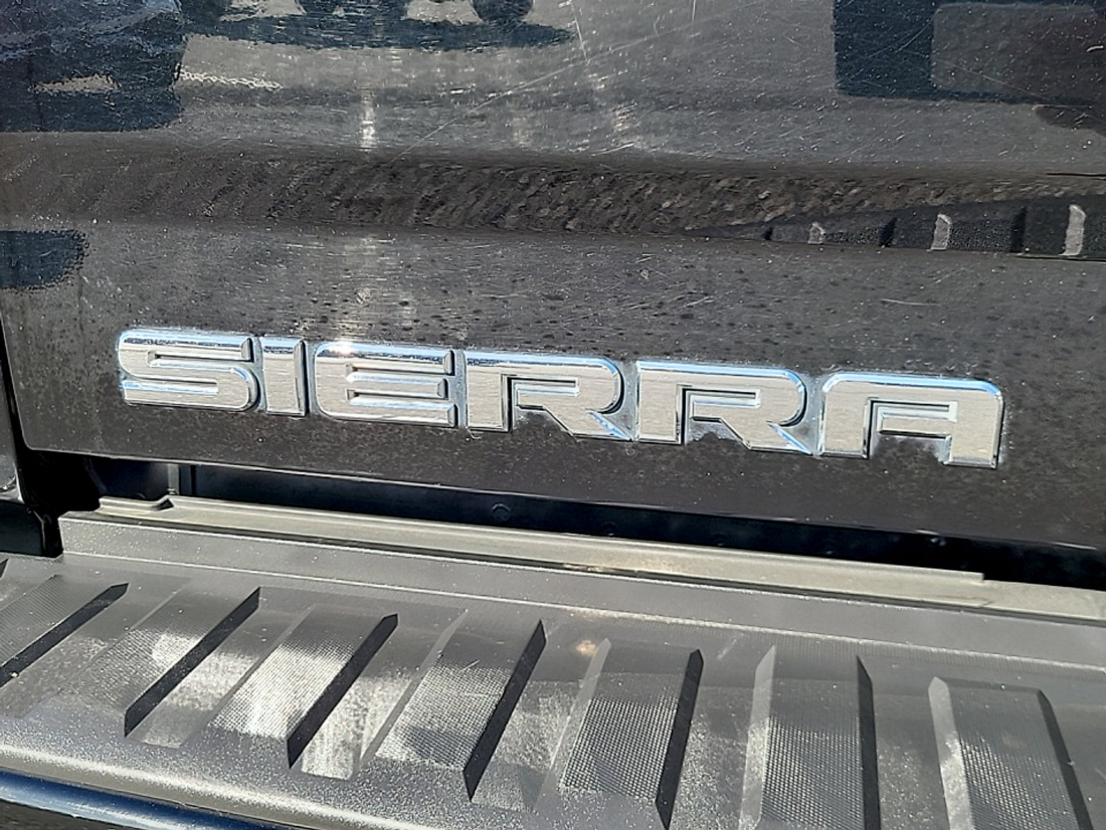 Used 2016 GMC Sierra 1500 Denali w/ Enhanced Driver Alert Package AWD/4WD image 35
