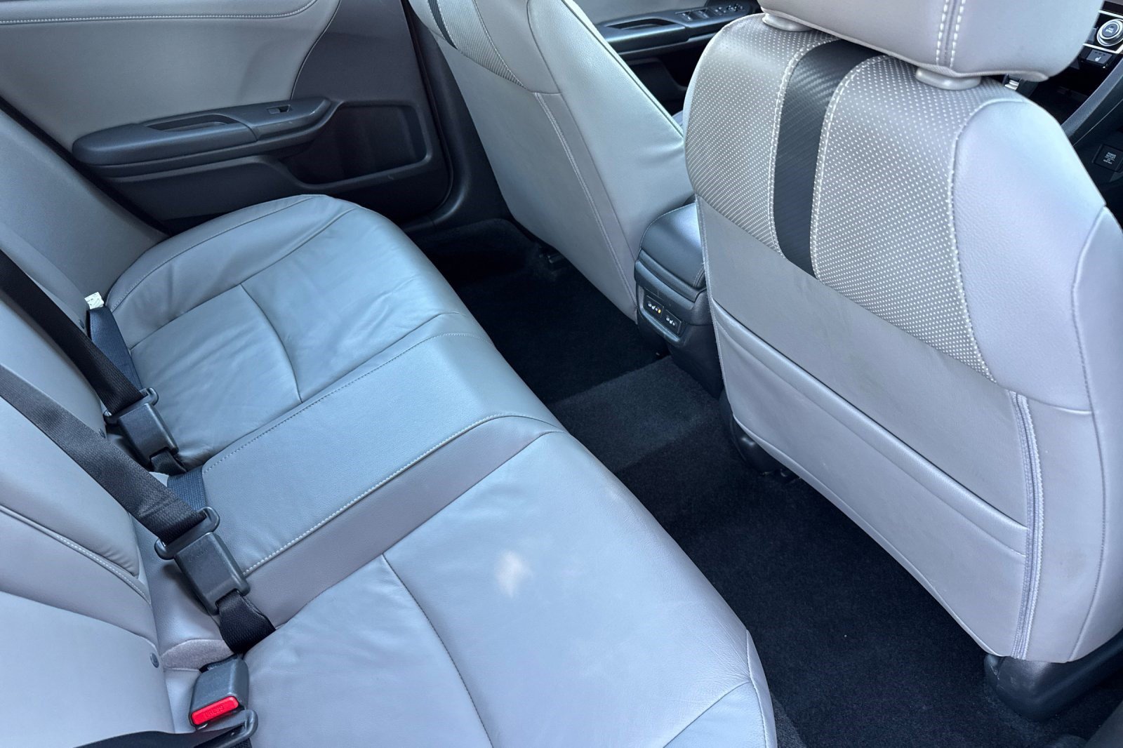 Used 2016 Honda Civic Touring image 30