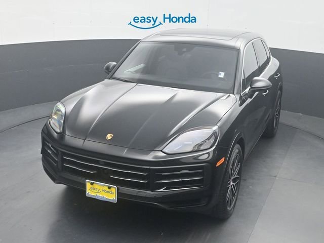 Used 2025 Porsche Cayenne image 21