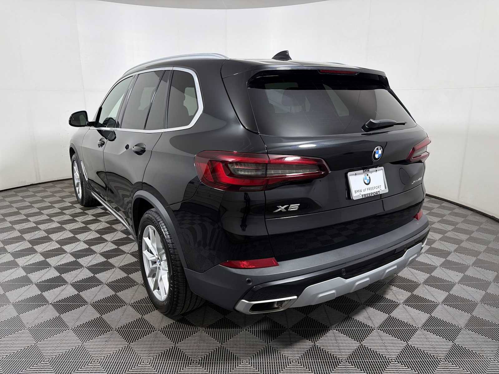 Used 2022 BMW X5 xDrive40i w/ Climate Comfort Package image 5
