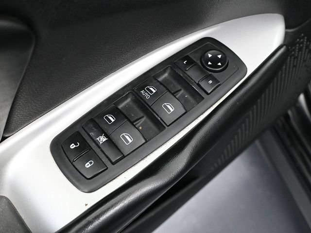 Used 2019 Dodge Journey SE FWD image 18