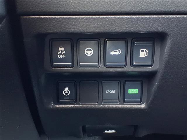 Used 2020 Nissan Rogue SV w/ Premium Package image 23