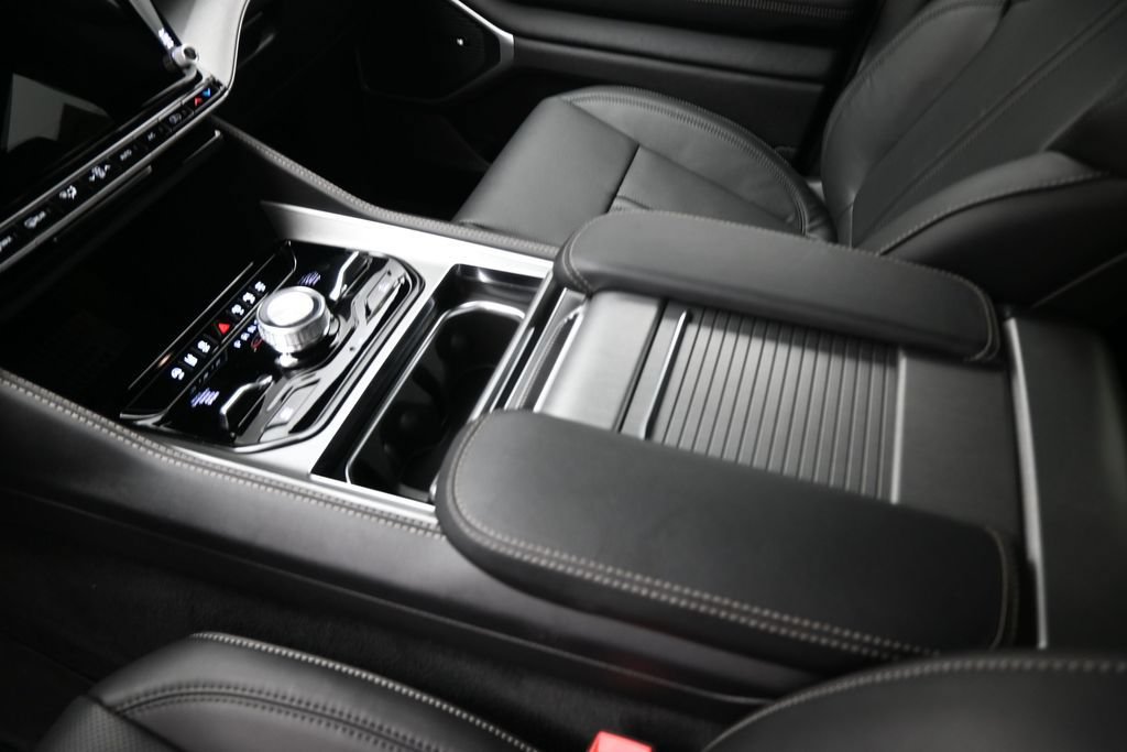 New 2026 Jeep Grand Wagoneer 4WD image 9