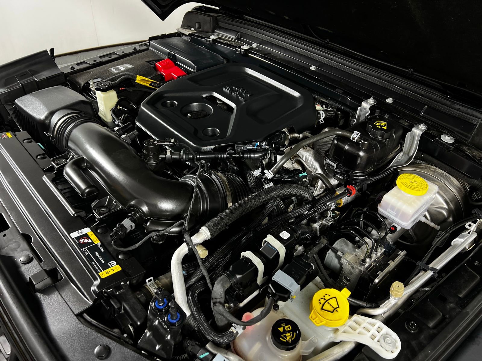 Used 2024 Jeep Wrangler Sport S image 11