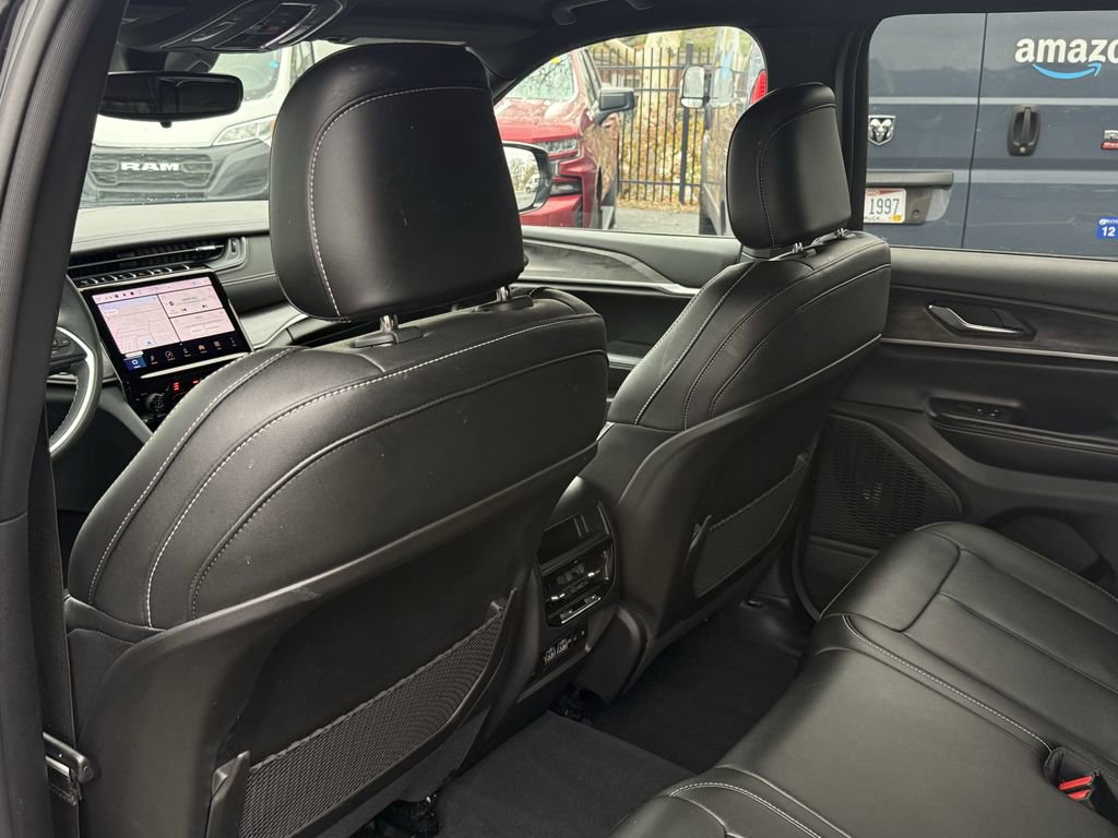 Used 2024 Jeep Grand Cherokee Limited w/ Trailer Tow Package image 33