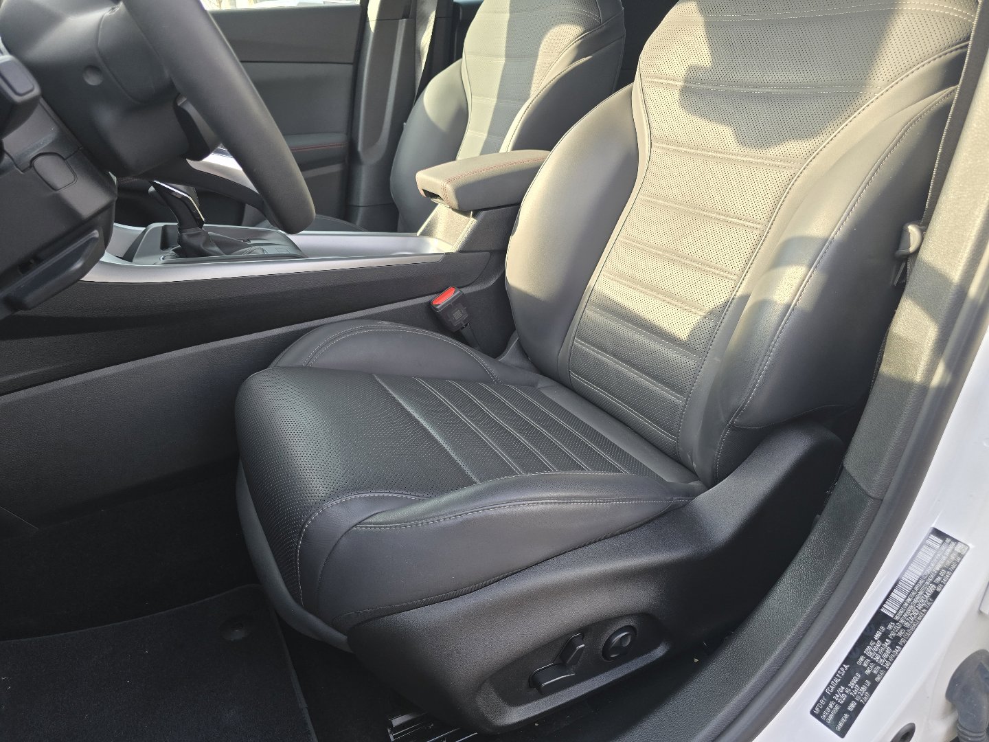 Used 2024 Dodge Hornet GT image 37