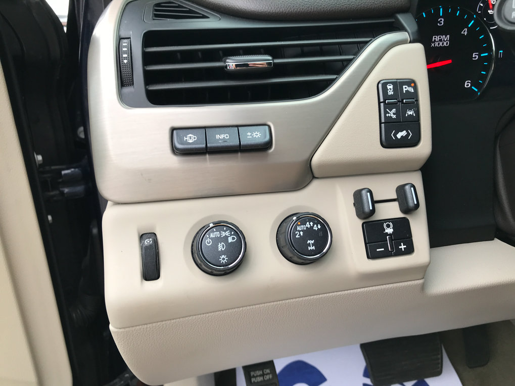 Used 2018 GMC Yukon XL Denali w/ Denali Ultimate Package AWD/4WD image 17