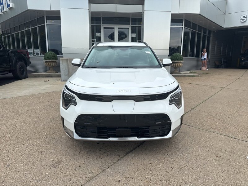 New 2025 Kia Niro Wind w/ Wind Preserve Package image 2