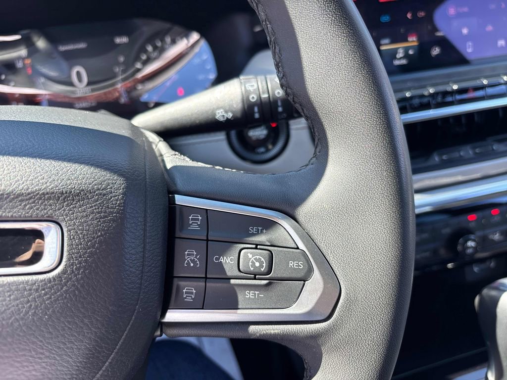 Used 2024 Jeep Compass Limited image 17