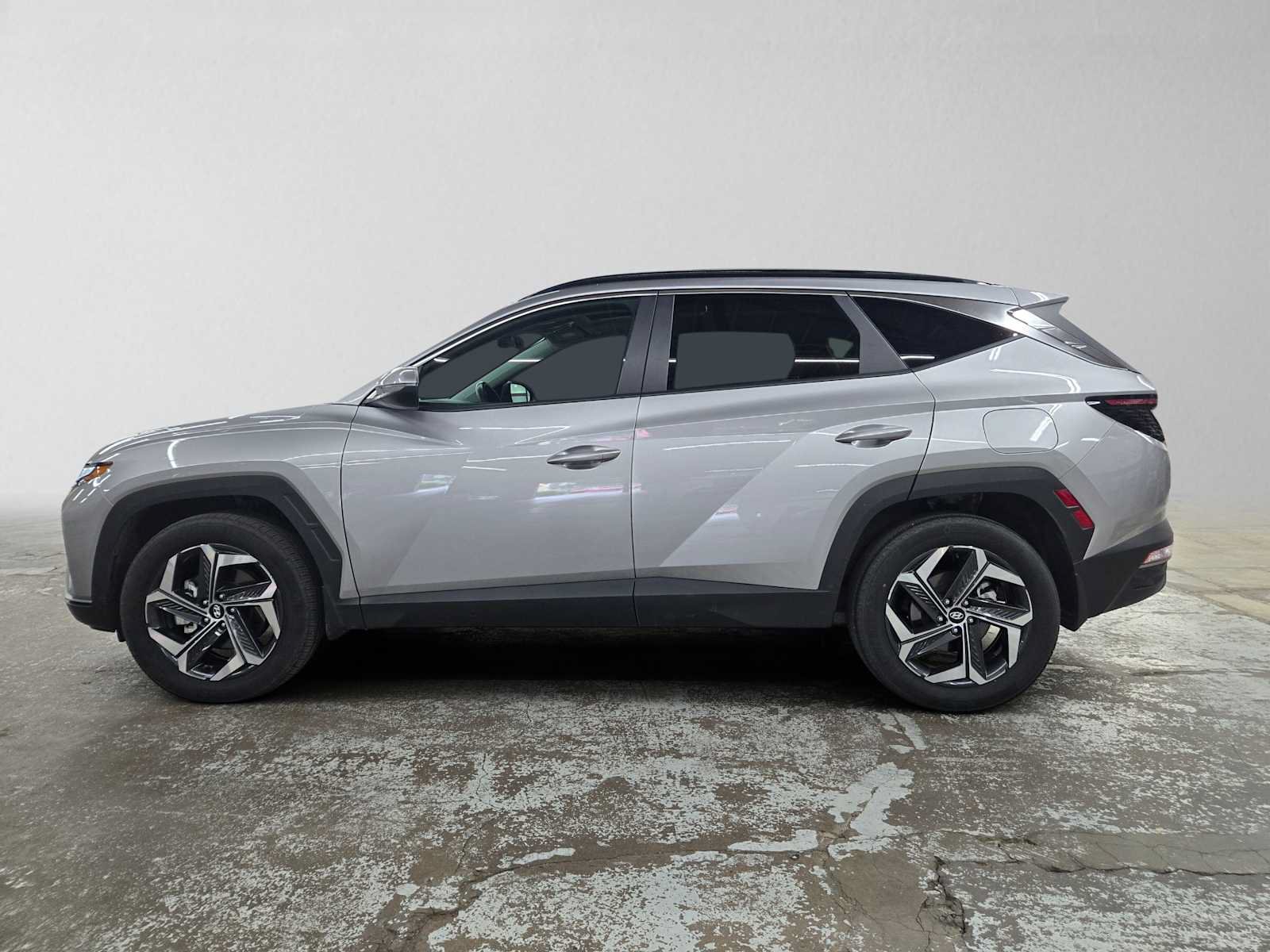 Used 2023 Hyundai Tucson SEL w/ Cargo Package AWD/4WD image 6