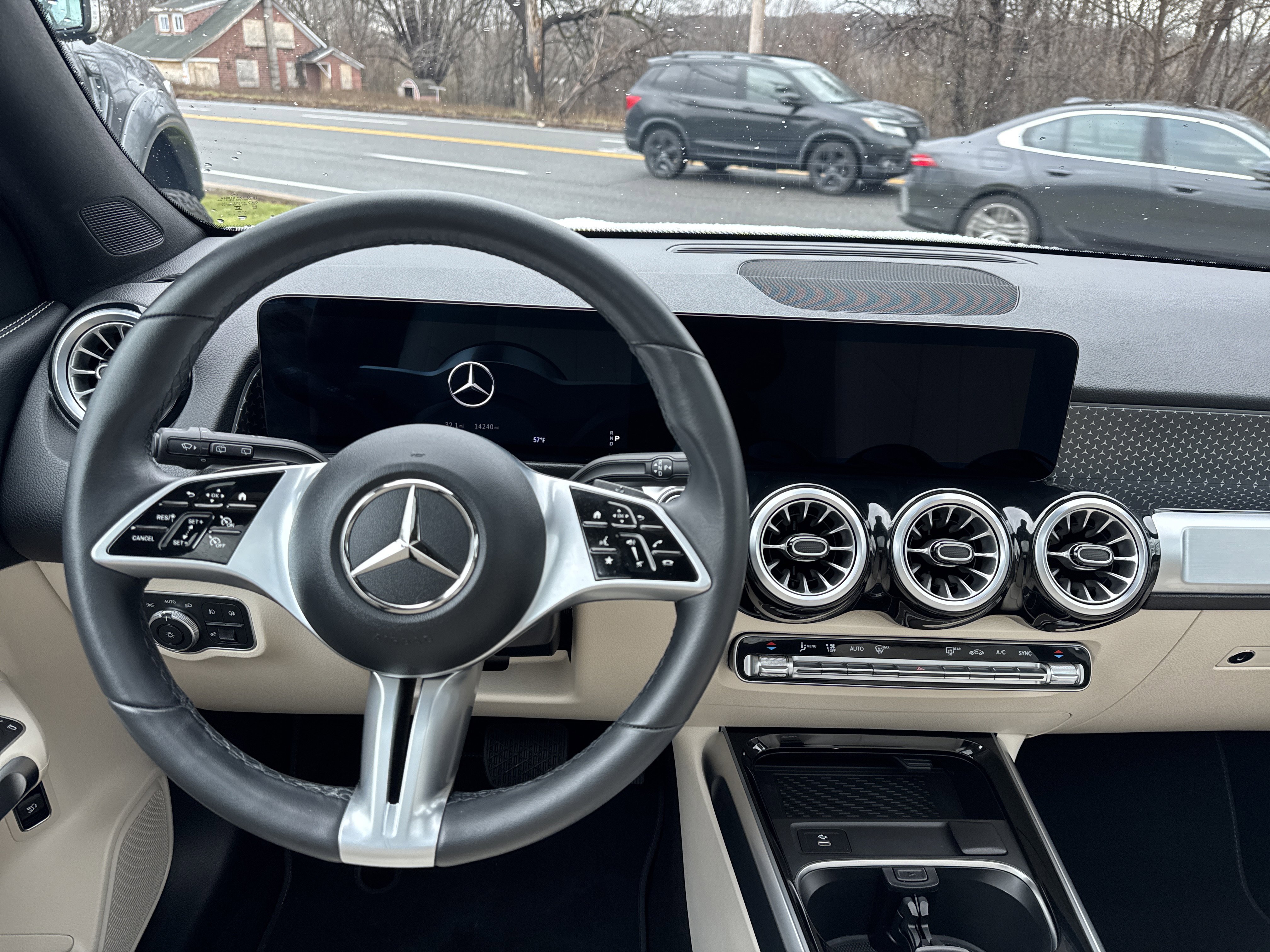 Certified 2025 Mercedes-Benz GLB 250 4MATIC image 12