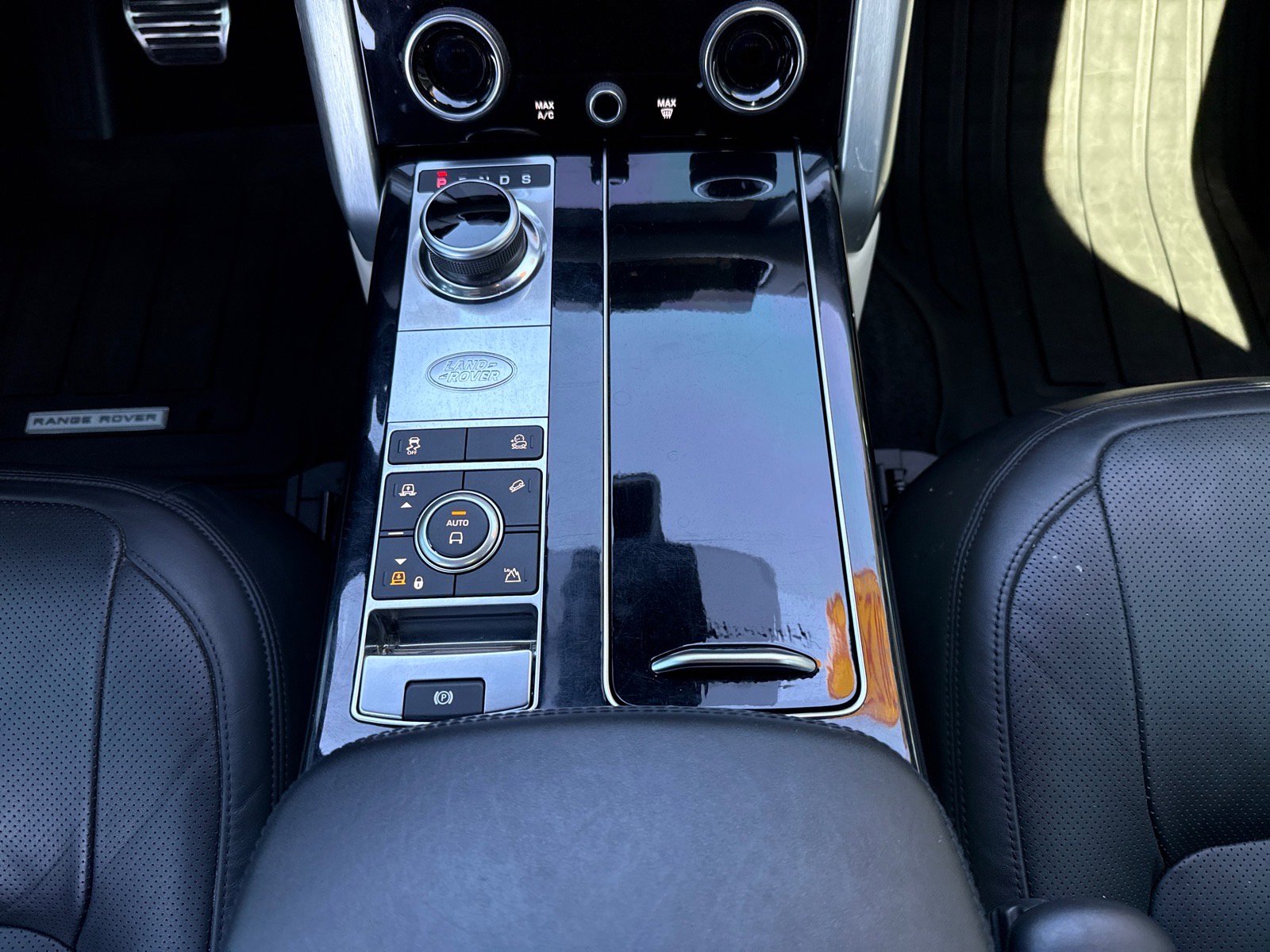 Used 2022 Land Rover Range Rover Westminster Edition image 15