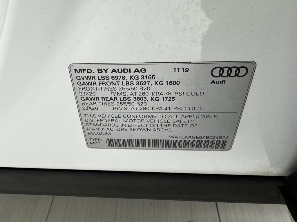 Used 2019 Audi e-tron Premium Plus image 40