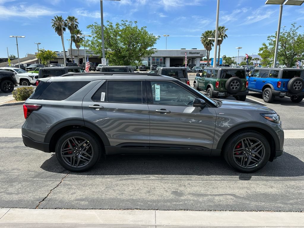 New 2026 Ford Explorer ST-Line w/ ST-Line Street Pack RWD image 9