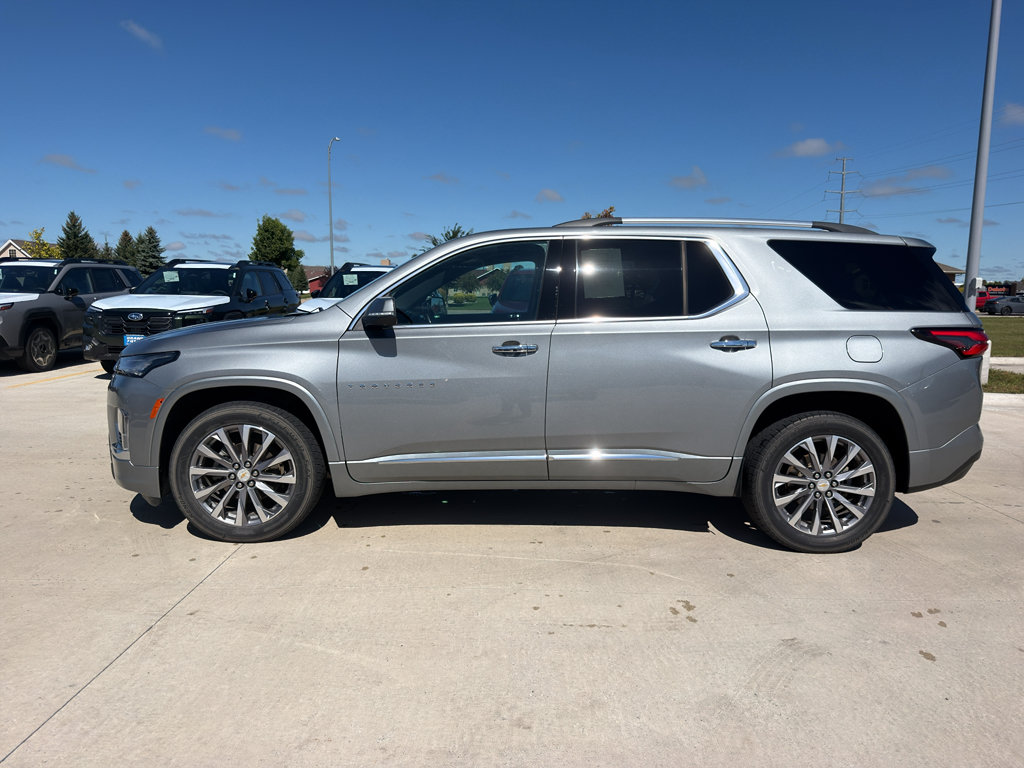 Used 2023 Chevrolet Traverse Premier AWD/4WD image 1