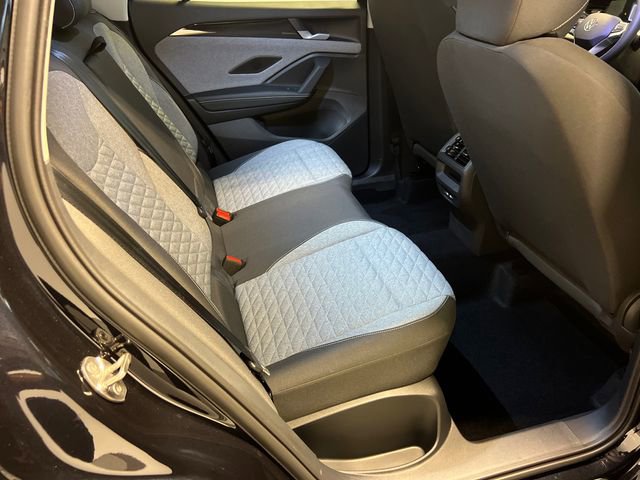 Certified 2025 Volkswagen Tiguan S FWD image 12