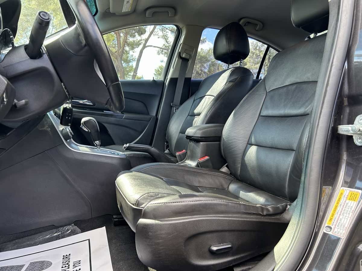Used 2014 Chevrolet Cruze Diesel FWD image 18