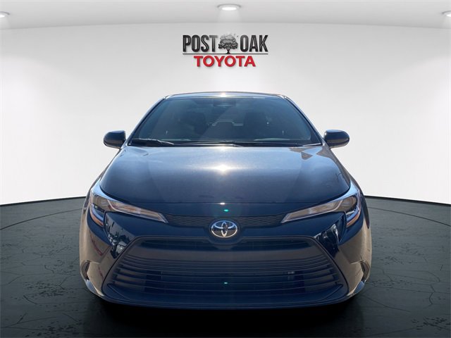 Used 2025 Toyota Corolla LE image 2