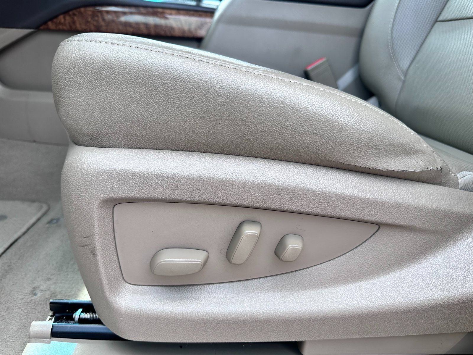 Used 2019 Chevrolet Tahoe Premier RWD image 16