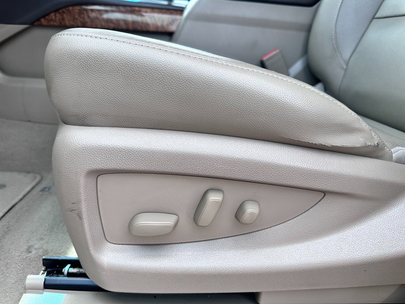 Used 2019 Chevrolet Tahoe Premier RWD image 16