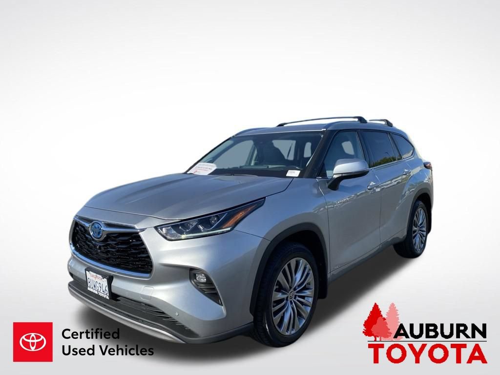Certified 2021 Toyota Highlander Platinum AWD/4WD image 4