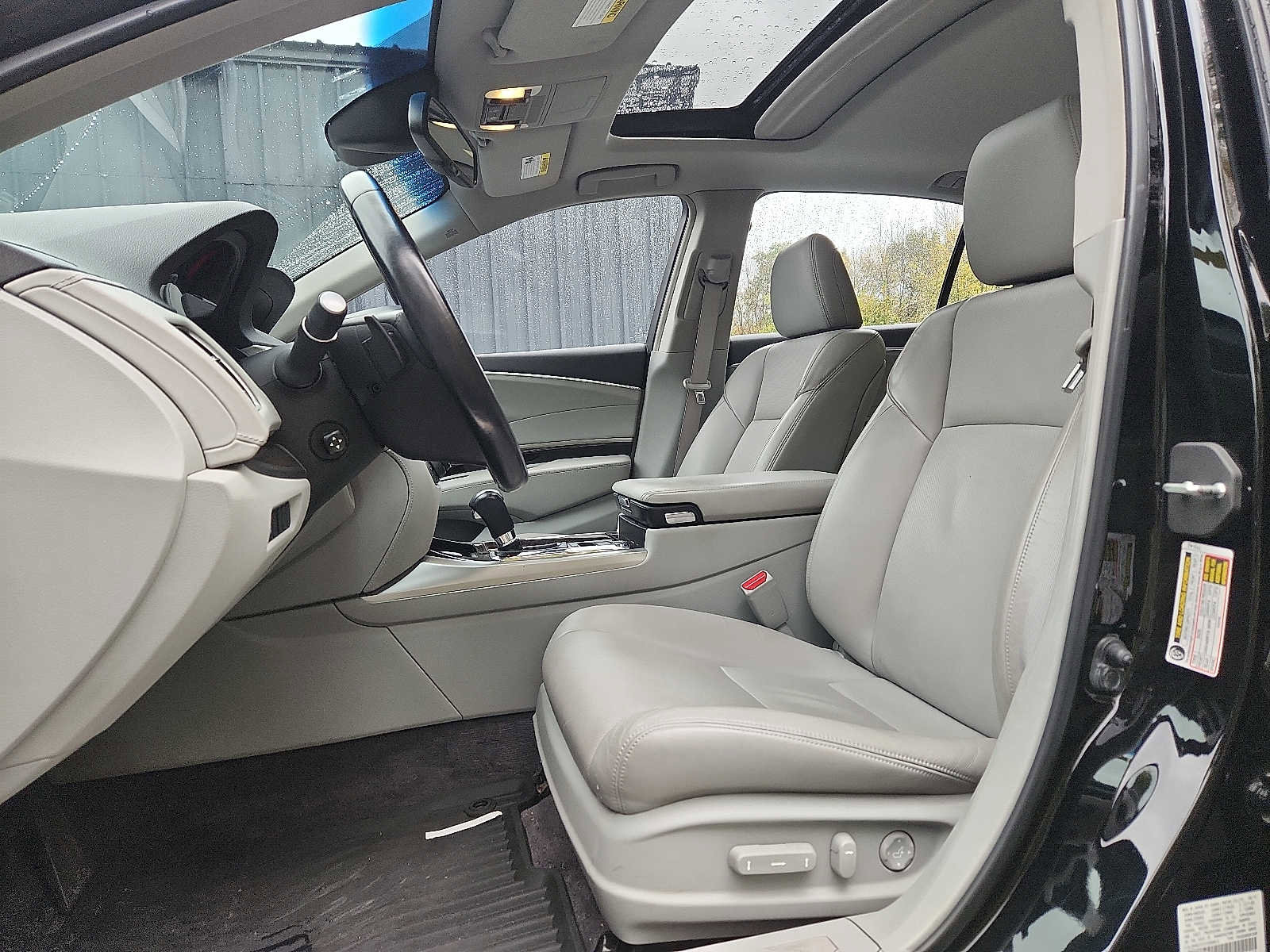 Used 2015 Acura RLX w/ Technology Package image 13