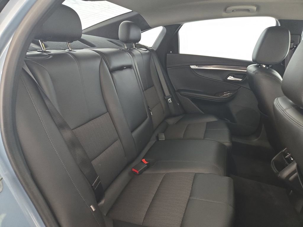 Used 2015 Chevrolet Impala LT w/ Convenience Package FWD image 31